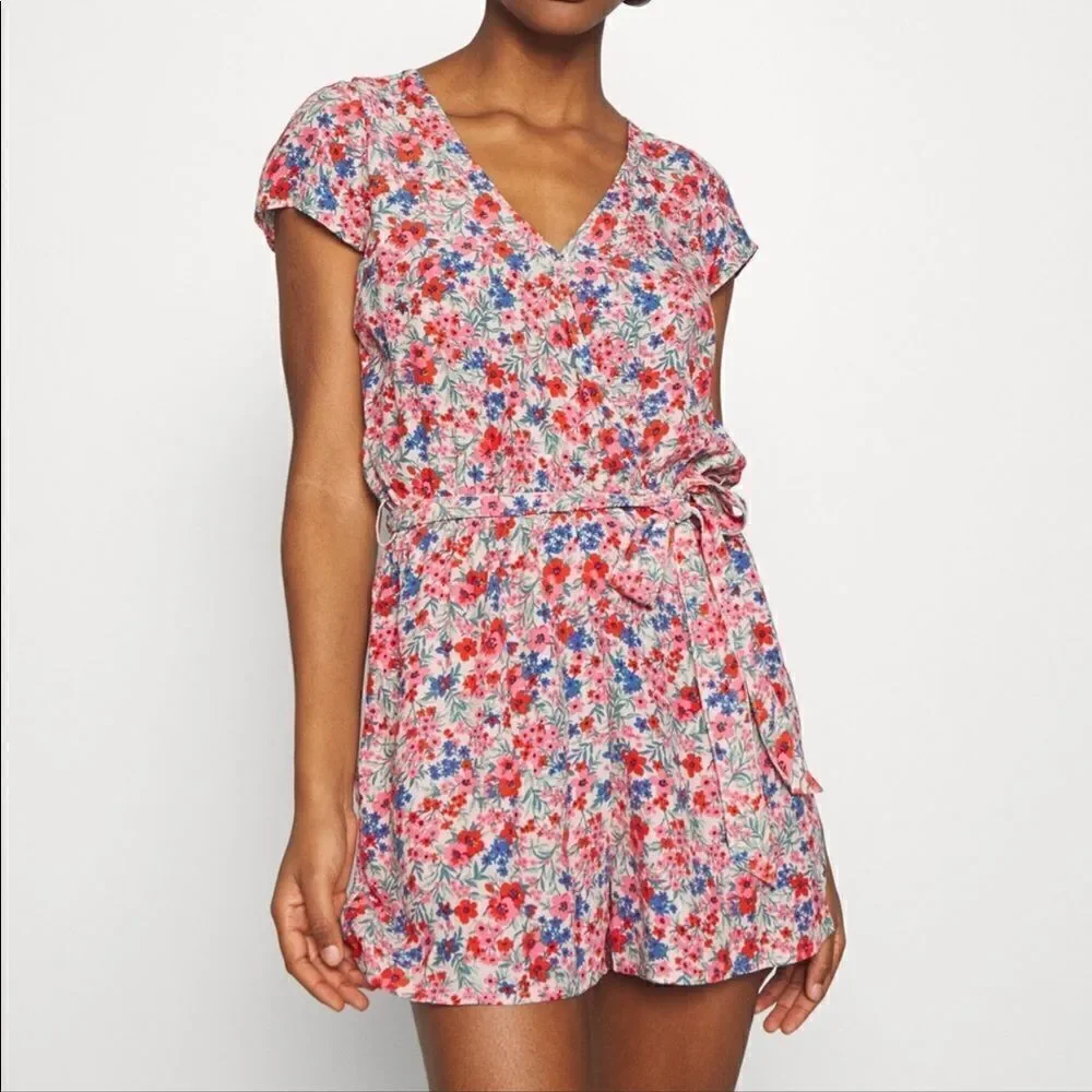 American Eagle XS floral romper shorts jumper